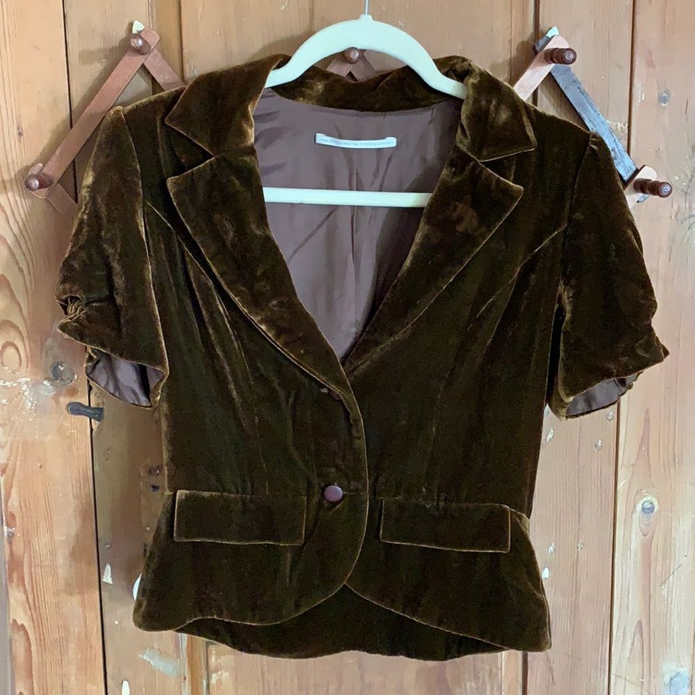 Cynthia Vincent brown velour short sleeve blazer